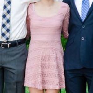 FOREVER 21 LACE PINK DRESS